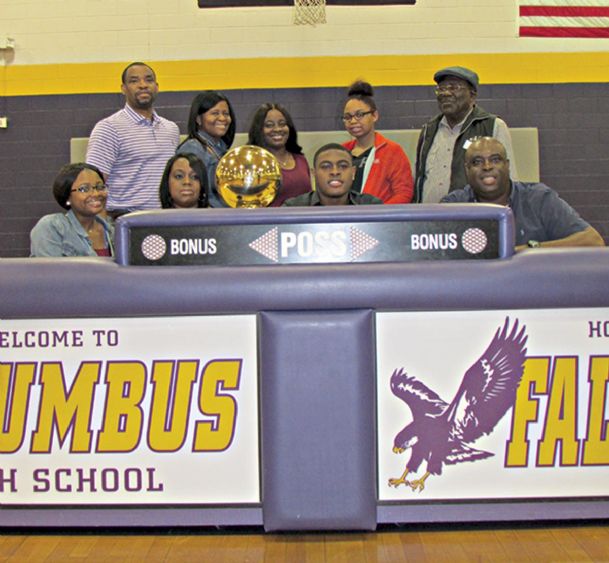 DeLoach signs with Holmes Community College