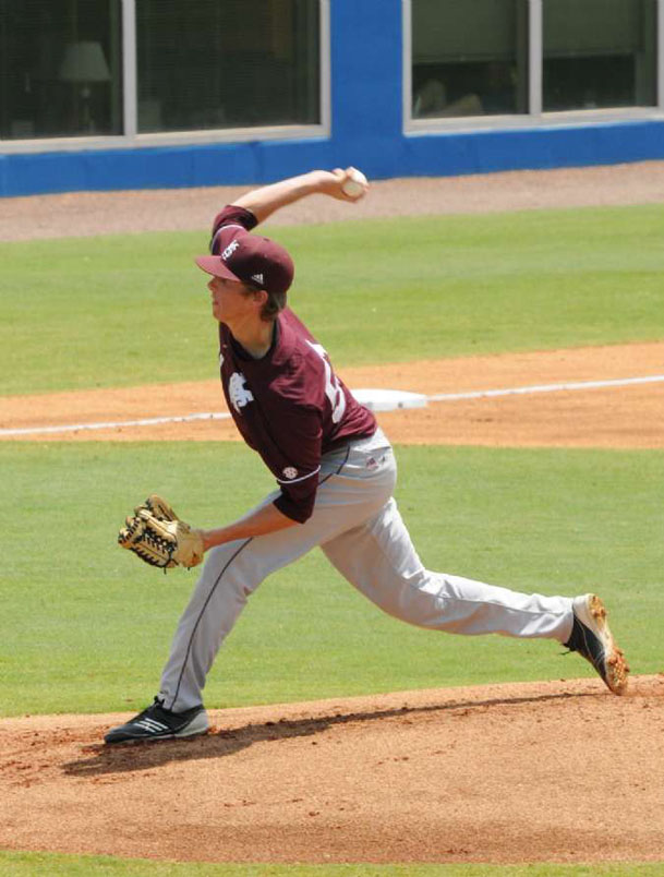 Florida blasts Bulldogs 11-1 in Super Regional opener