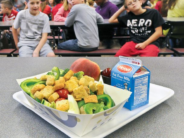 Some school districts quit healthier lunch program