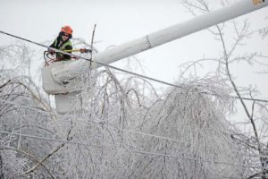 Thousands left without power across northern U.S.
