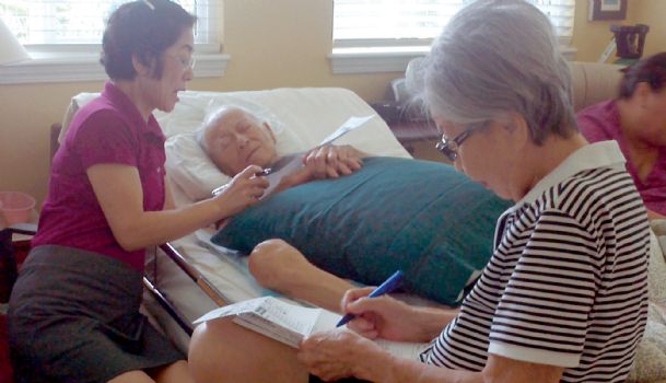 Photo of WWII veteran casting vote captures hearts