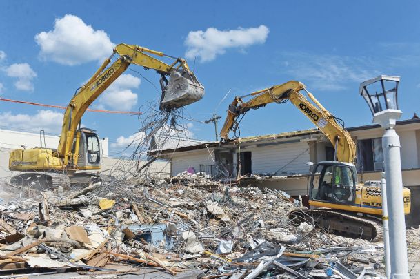 Photo: Gilmer Inn demolition continues