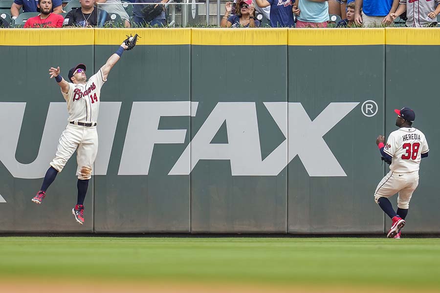 Duvall goes deep twice; Braves' streak now 11