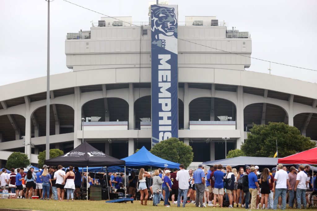 Live updates: Mississippi State football plays first road game at Memphis