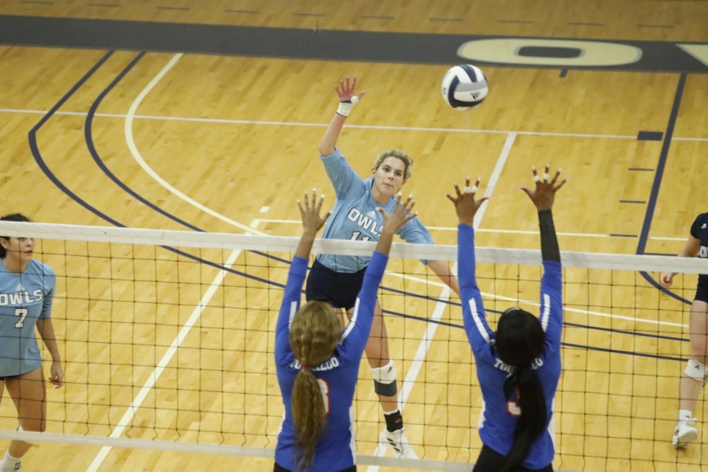 Owls sweep Bulldogs for 1st victory under Hensley