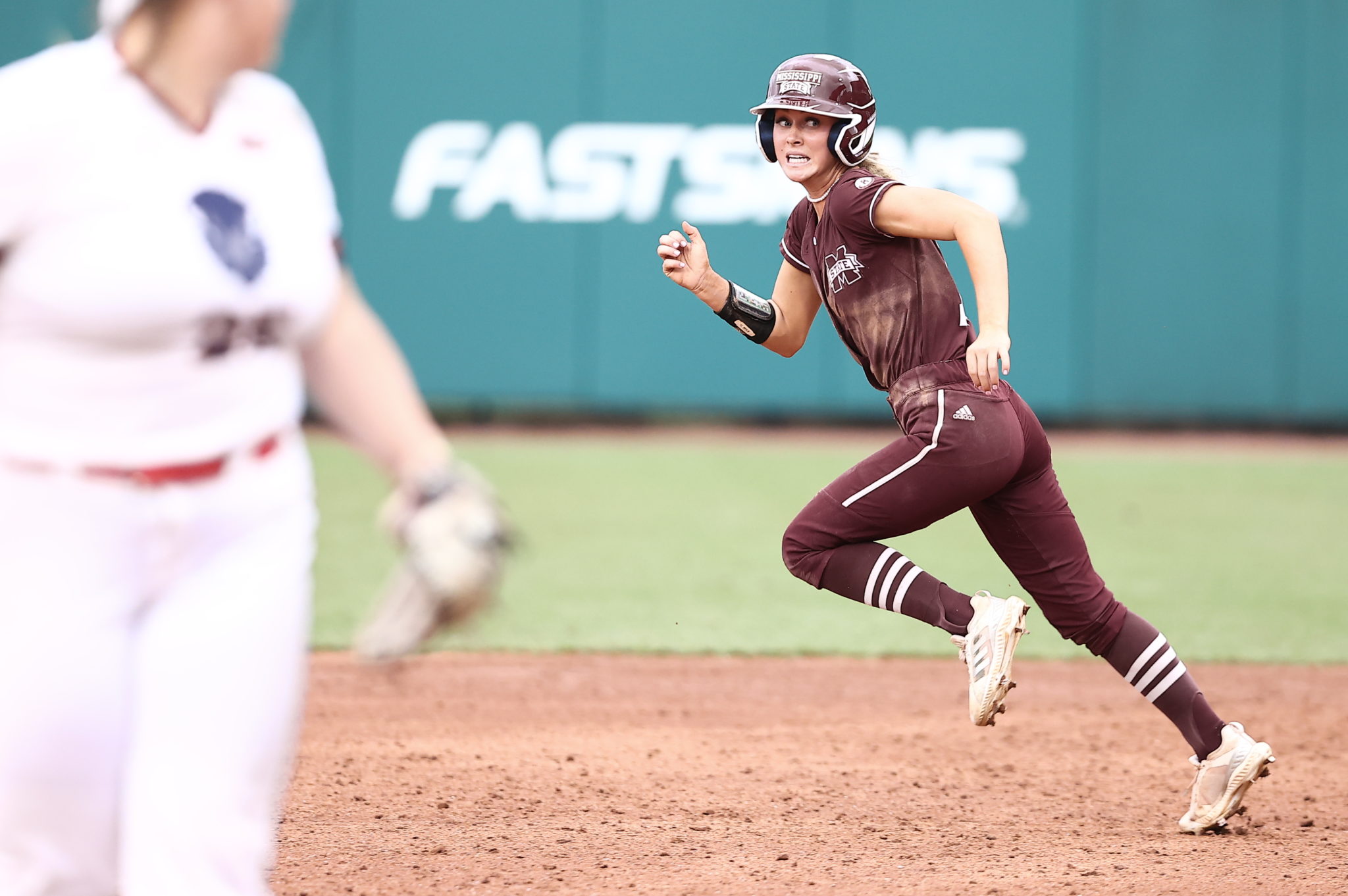 Mississippi State softball runs over Howard, stays alive in Tallahassee