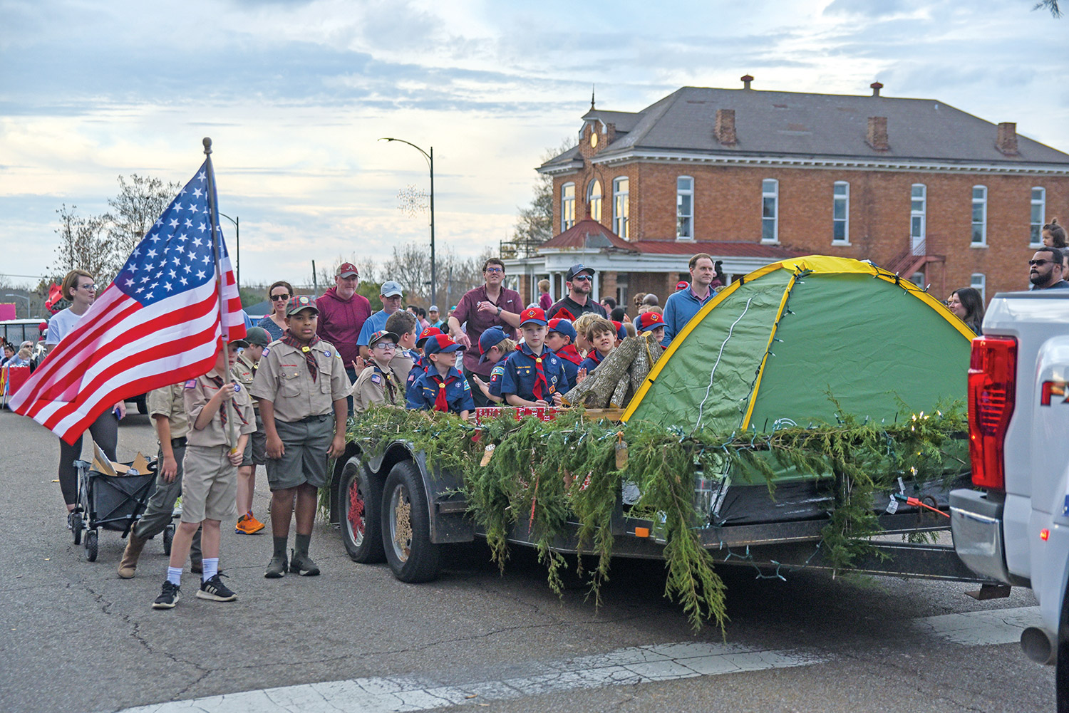 From big cats to parades, Lowndes has busy holiday weekend The Dispatch