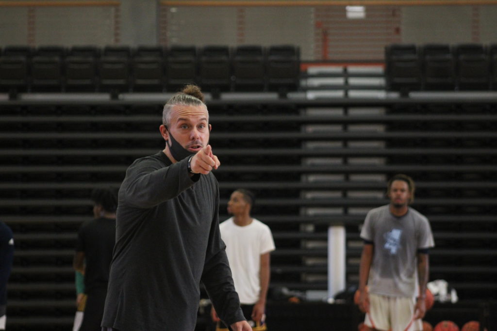 MUW men’s basketball looking to build the right culture in Year 2 under Burrows