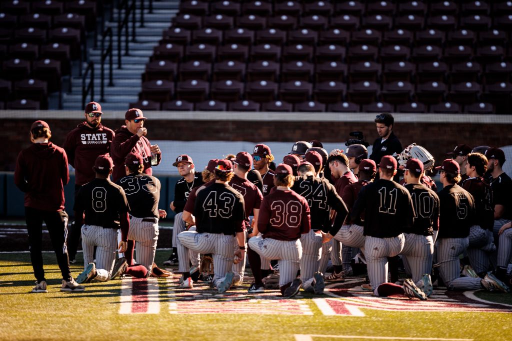 How to watch: Texas baseball opens College World Series against Mississippi  State