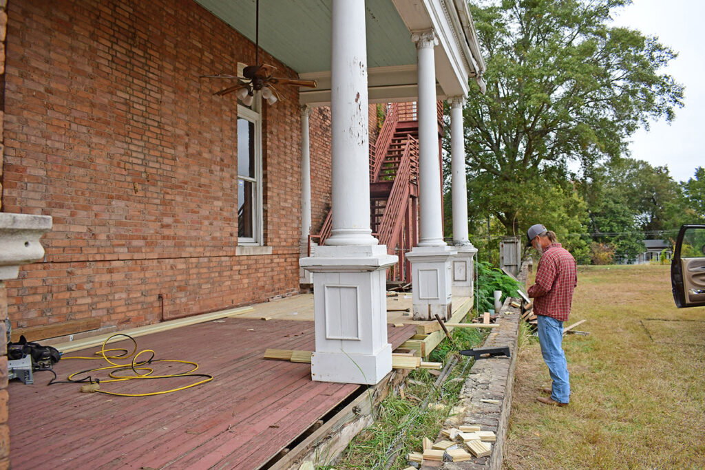 Community interest in limited renovation of Elk’s Lodge could prompt further work