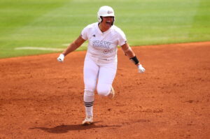 Softball: Wesley spins another gem, Mississippi State takes series against Georgia