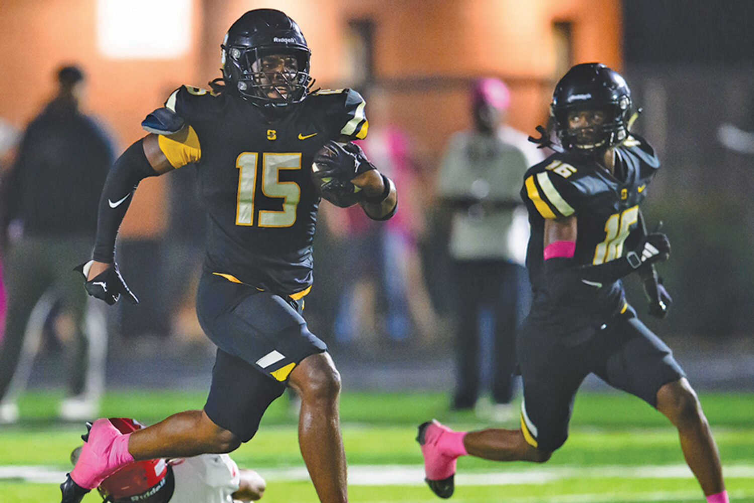 Jackets dominate Clinton in 28-7 win - The Dispatch